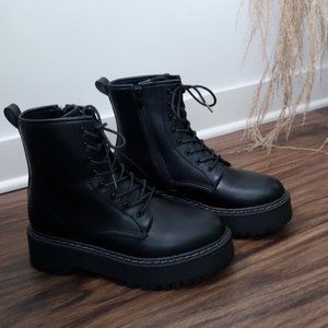 Steve Madden Betty Black Combat Boots - Women's Size 10 - Stylish & Versatile